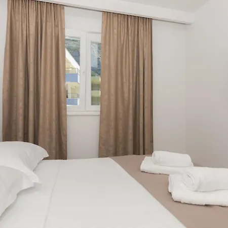 Apartment Olive Makarska