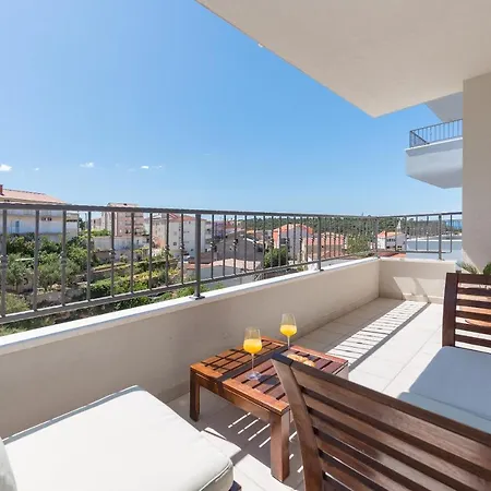 Apartment Olive Makarska