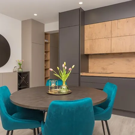 Olive Apartment *