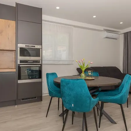 Apartment Olive Makarska